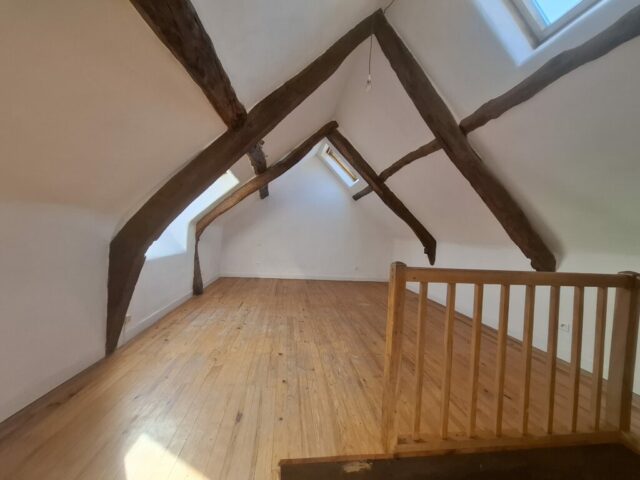 Grande chambre avec 3 Velux Chambre2