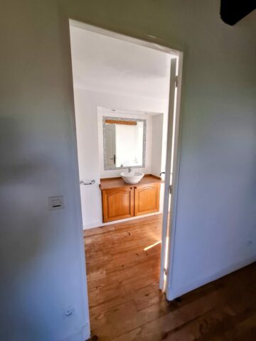 Entrée salle de bain Chambre1