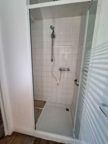Cabine de douche Chambre1